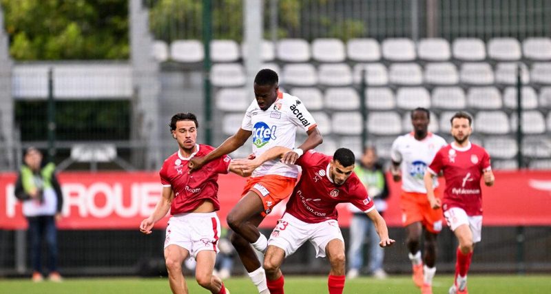 Le FC Rouen et le Stade Lavallois dos-à-dos dans le barrage d’accession à la Ligue 2