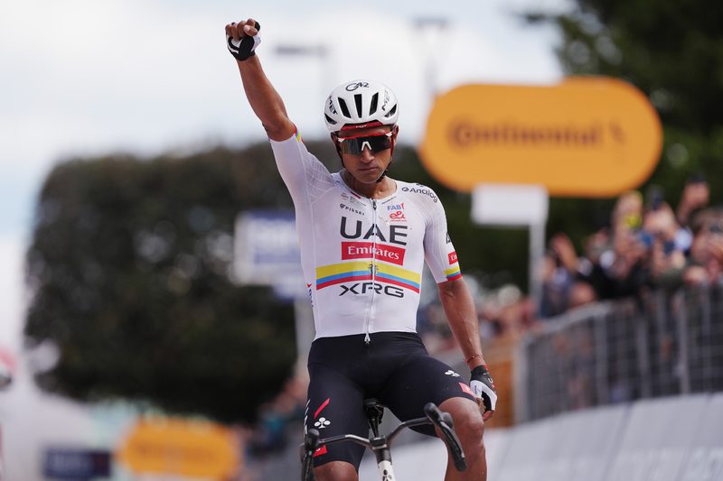 Jhonatan Narvaez conquista il tris al Giro d’Italia e brilla in volata