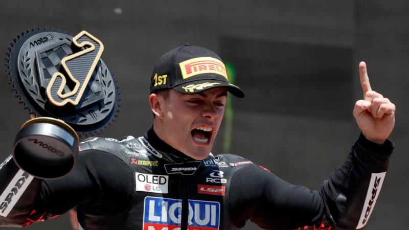 Manu González brilla en Catalunya pero se aleja de MotoGP ante ofertas de Superbike