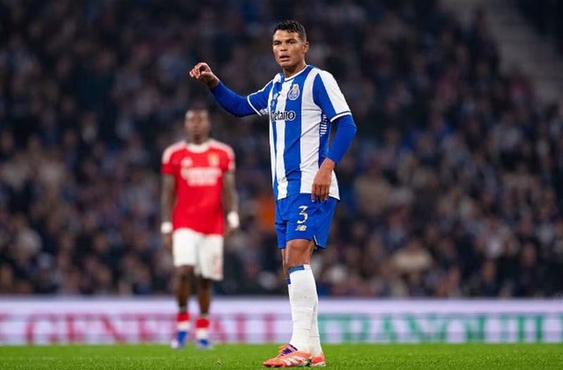 Thiago Silva se despede do Porto após cinco meses e um título no Campeonato Português