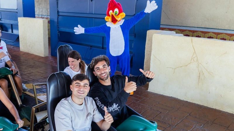 El FC Barcelona celebra sus títulos en Port Aventura con una jornada inolvidable