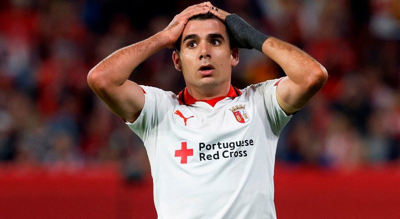 Victor Gómez é escolhido para o onze do ano da Liga Europa após temporada brilhante