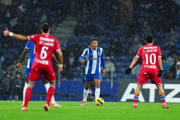 Thiago Silva deixa o Porto e se torna opção no mercado após título nacional