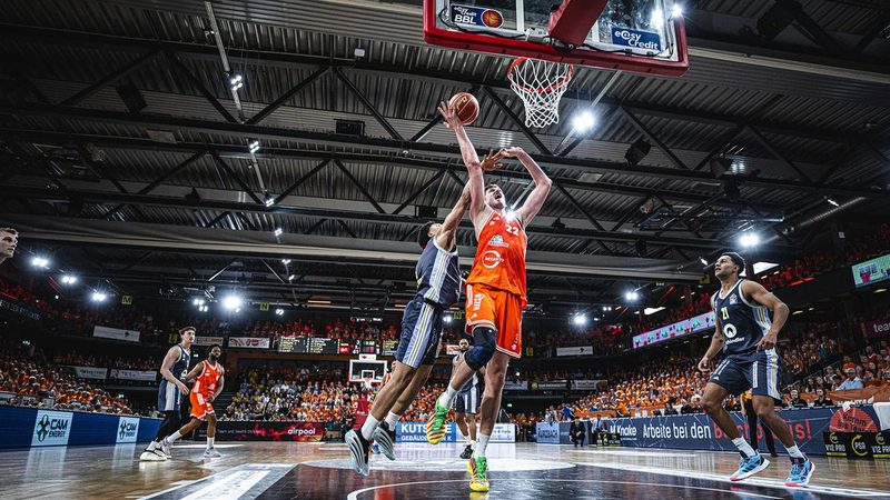 Alba Berlin steht im Playoff-Duell gegen Rasta Vechta unter Druck nach Niederlage