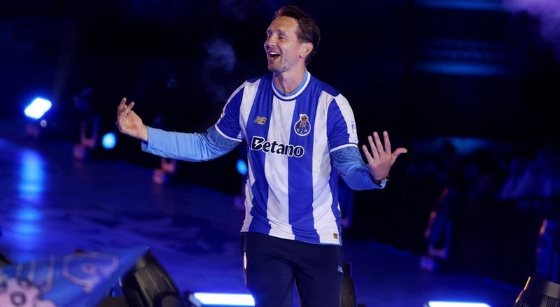 Luuk de Jong se despede do FC Porto após temporada marcada por lesões