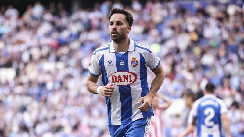 La Real Sociedad rompe el empate y marca ante un Espanyol que perdona ocasiones