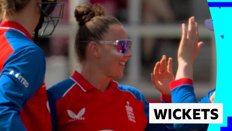 England's Bowling Blitz Leaves New Zealand Reeling at 5-3 in Second T20