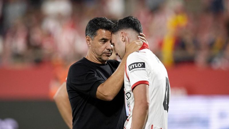 Míchel enfrenta un futuro incierto entre el Girona y el Ajax tras el descenso