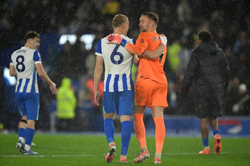 Roberto De Zerbi Eyes Brighton Trio to Boost Tottenham's Rebuild Efforts