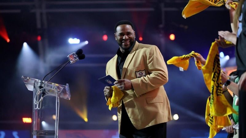Jerome Bettis Backs Steelers' Choice to Re-Sign Aaron Rodgers for Championship Run