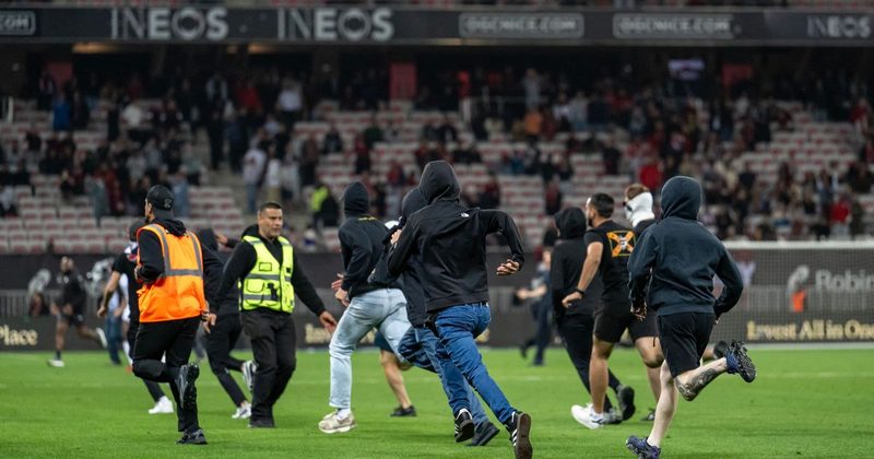 L'OGC Nice sanctionné : huis clos et retrait de point suite aux incidents contre Metz
