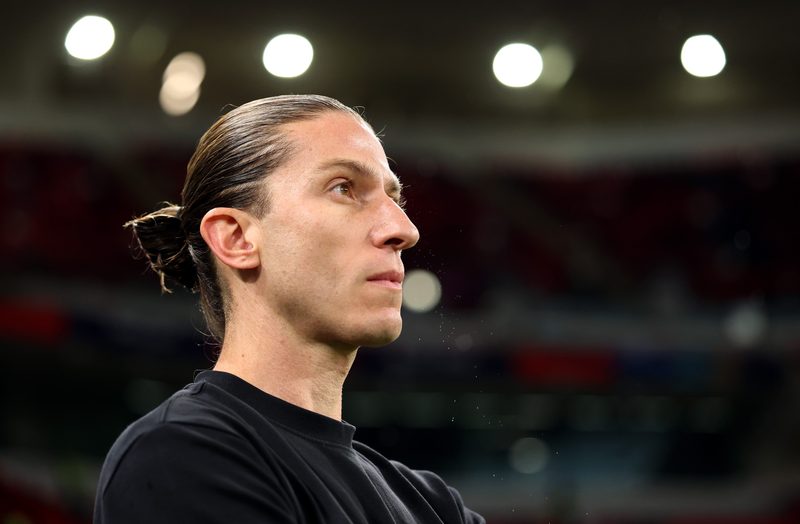 Bayer Leverkusen mira Filipe Luís como novo treinador para próxima temporada