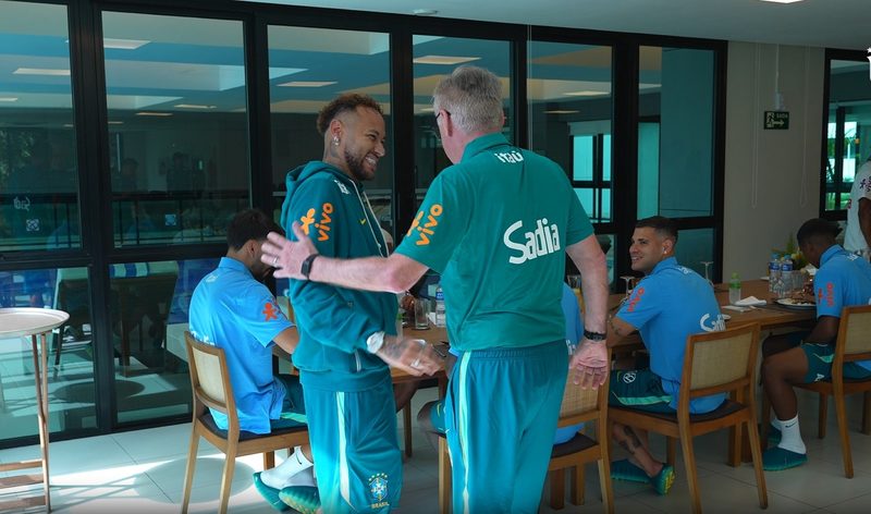 Treino da Seleção Brasileira marca ausências de Neymar e Danilo antes da Copa do Mundo