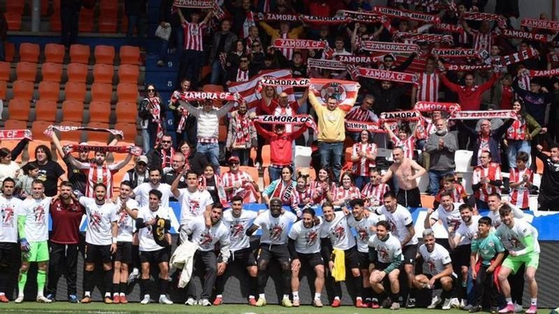 La afición del Zamora CF se moviliza: 135 entradas vendidas y dos autobuses llenos
