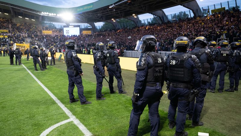 Le FC Nantes sanctionné : un match à huis clos après les incidents à la Beaujoire