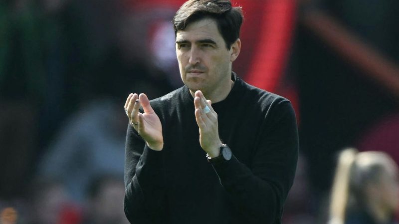 Leverkusen steht vor Trainerwechsel: Iraola soll Hjulmand ersetzen