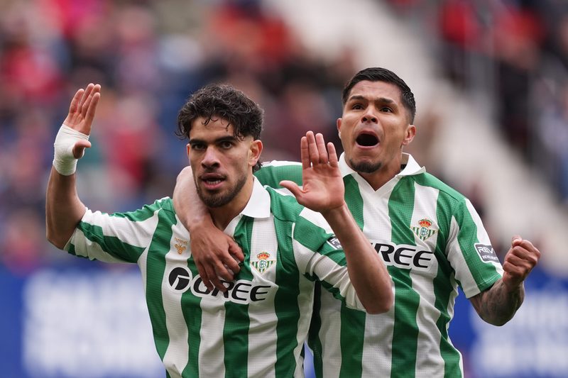Newcastle Targets Ez Abde as Replacement for Gordon, Impacting Barcelona's Finances