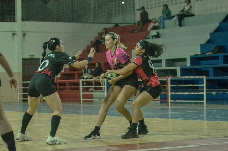 Lourival Pinho e CT Carla brilham em rodada decisiva do Campeonato Aberto de Handebol