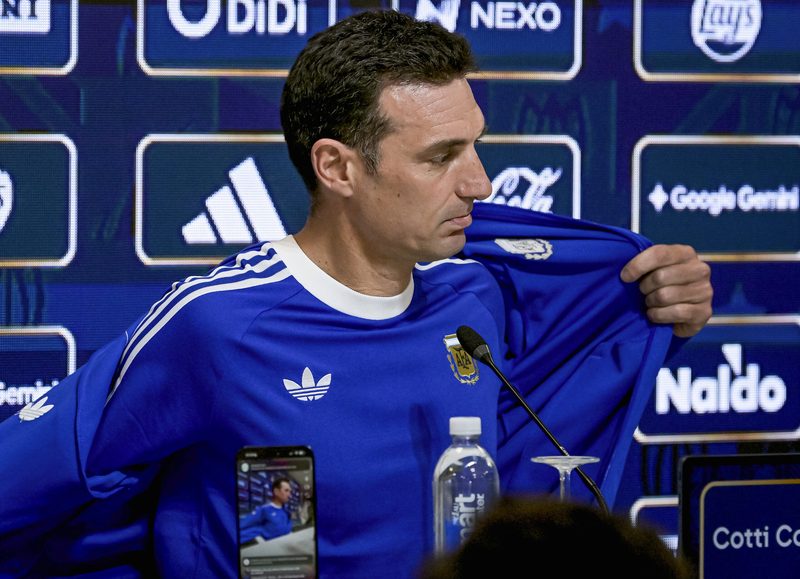 Scaloni rivela i convocati dell'Argentina per i Mondiali 2026: spiccano Paz e Lautaro