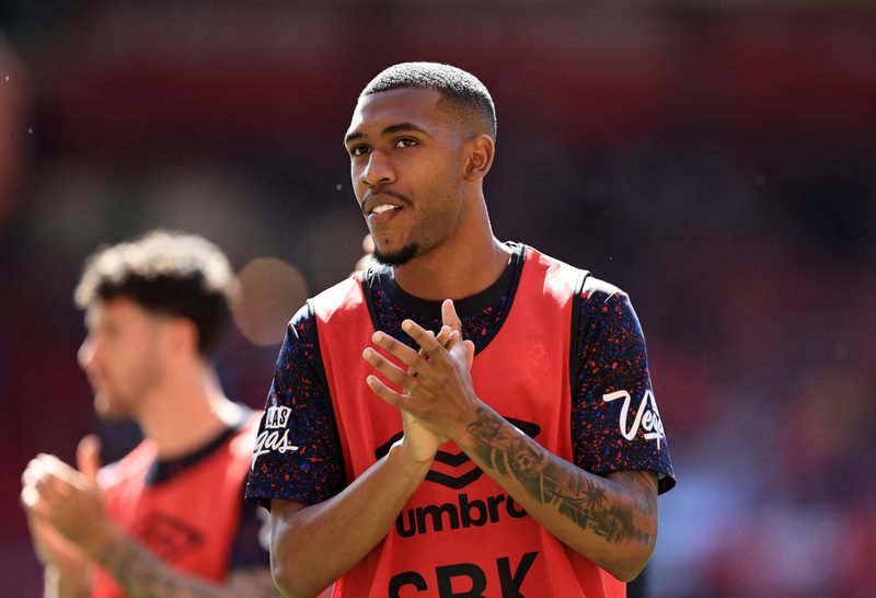 Bournemouth resiste a ofertas e mantém Rayan após convocação para a Copa do Mundo