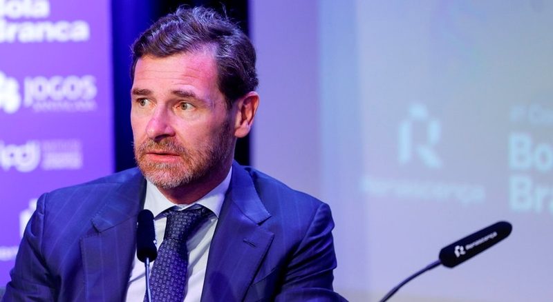 André Villas-Boas celebra conquista do FC Porto em homenagem a Pinto da Costa e Jorge Costa