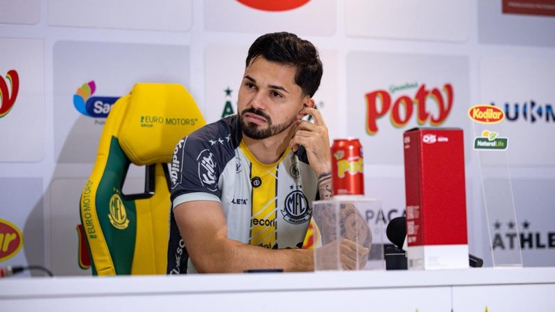 Alesson destaca importância do confronto contra o Athletico para o Mirassol