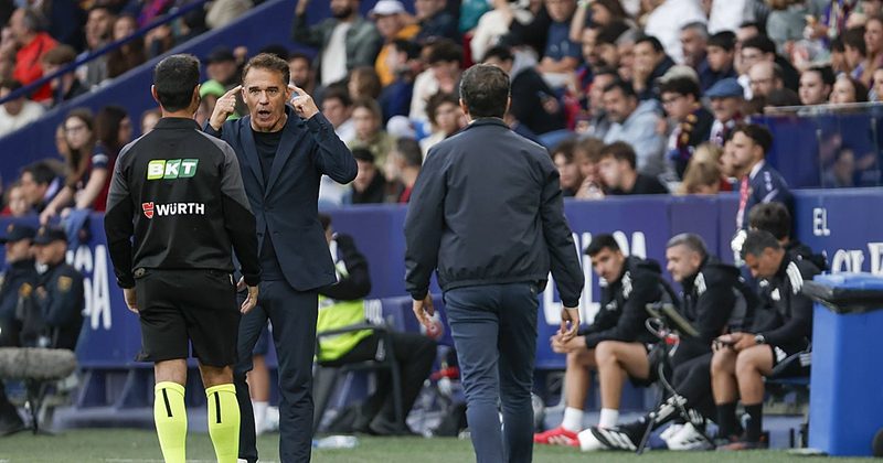 El futuro incierto de Luis García Plaza en el Sevilla FC ante el interés de otros clubes