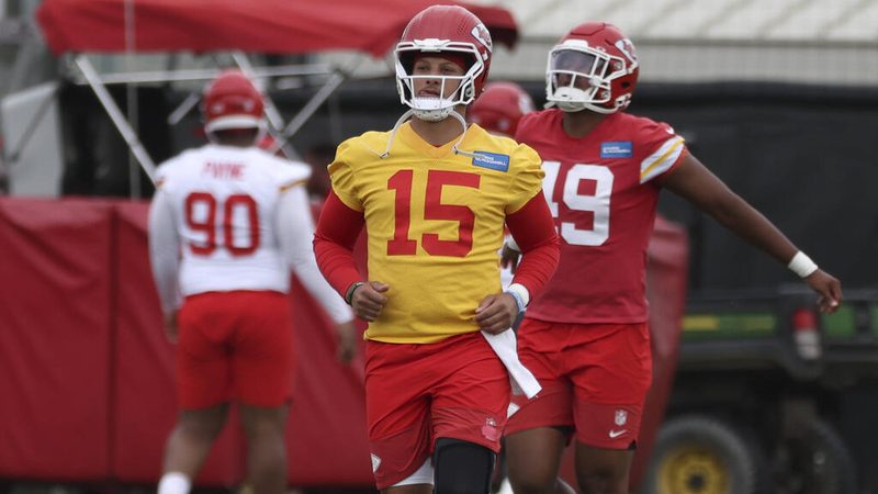 Patrick Mahomes zeigt Fortschritte im Training, bleibt aber vage zur Rückkehr
