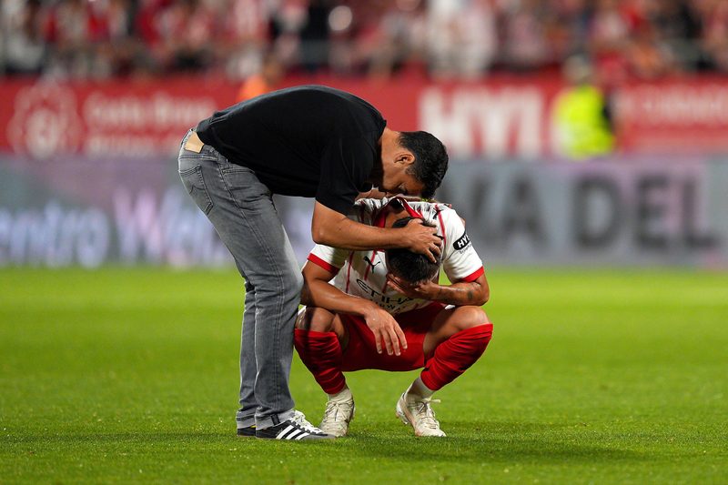 Ajax Moves Closer to Hiring Michel Sanchez After Girona Exit