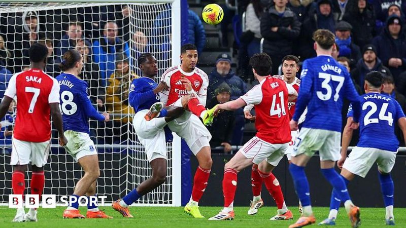 Arsenal and Chelsea Thrive Amid VAR Controversies in 2025-26 Season