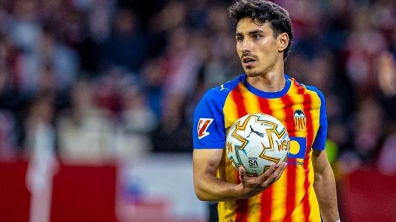 André Almeida se compromete con el Valencia: "Voy a continuar creciendo y mejorando"