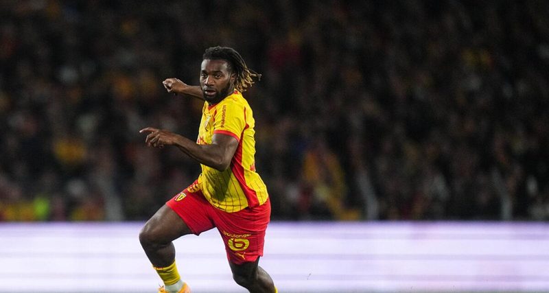 Le Charlotte FC cible Allan Saint-Maximin, le RC Lens veut le retenir