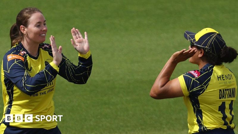 Surrey's Unbeaten Streak Ends in Thrilling Tie Against Hampshire
