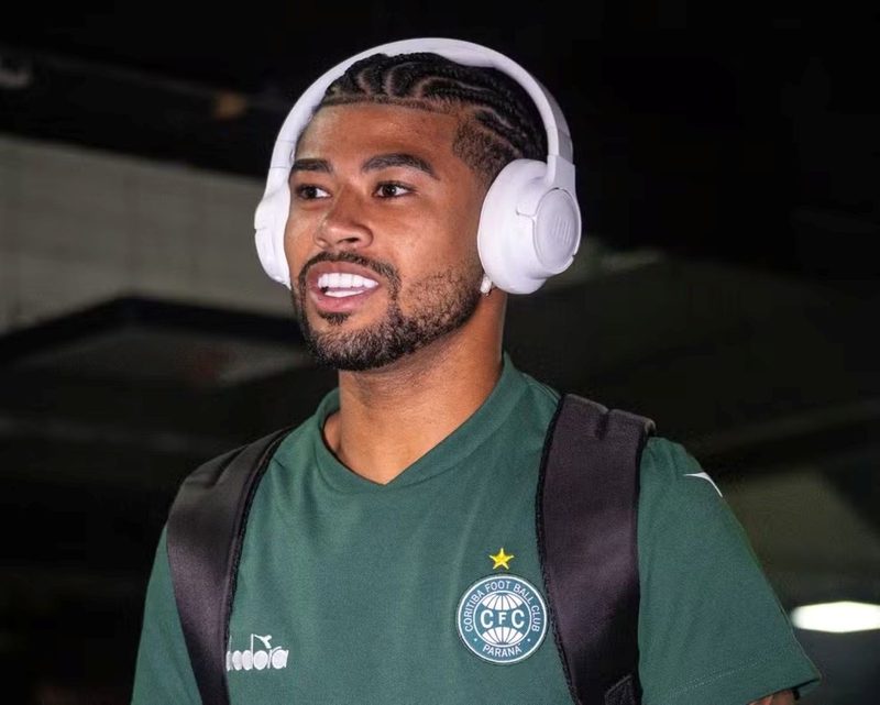 Coritiba conta com Lucas Ronier contra o Flamengo na 18ª rodada da Série A