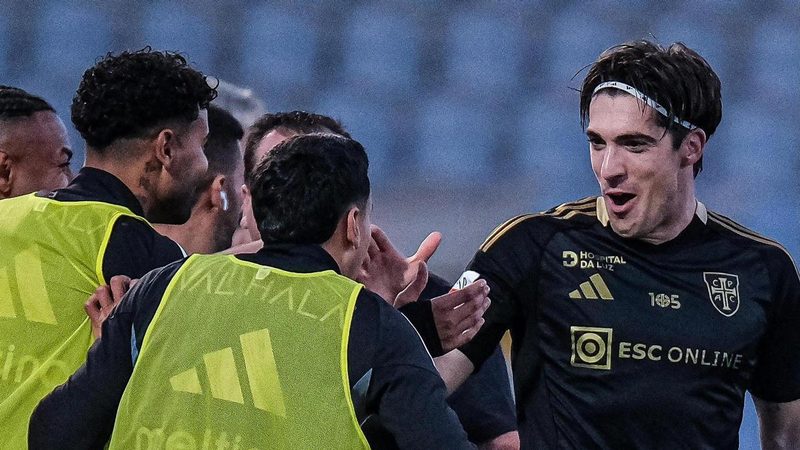 Gaizka Larrazábal salva al Casa Pia y condena al Torreense al descenso