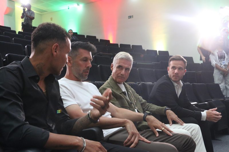 Grêmio e Inter buscam distância do Z-4 em rodada decisiva