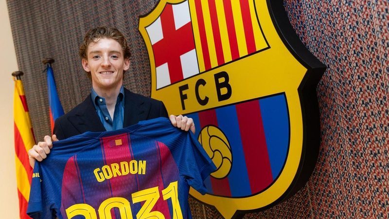 El Barça inicia una era de fichajes con Gordon y mira a Julián Álvarez