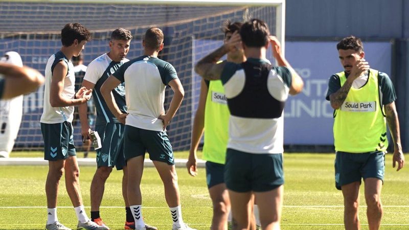 Málaga CF viaja a Zaragoza con 25 jugadores para buscar el ascenso