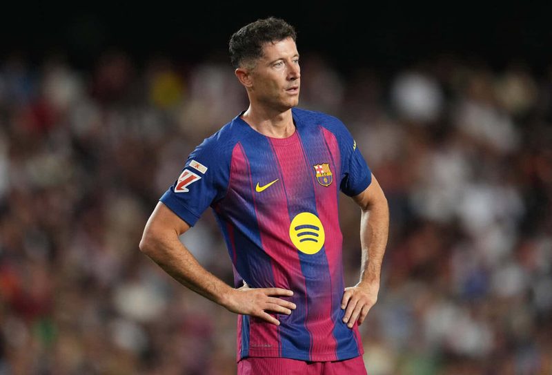 Rio Ferdinand empfiehlt Manchester United die Verpflichtung von Lewandowski