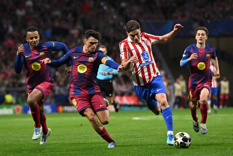 Julian Alvarez signalisiert Wechselwunsch zu Barcelona – Verhandlungen mit Atletico laufen
