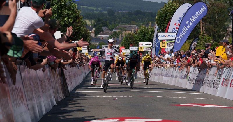 Benoît Cosnefroy s'impose à Pré et prend le maillot jaune aux Boucles de la Mayenne