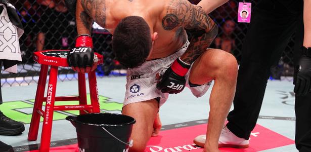 Luta do UFC China termina em anticlímax após golpe baixo e vômito