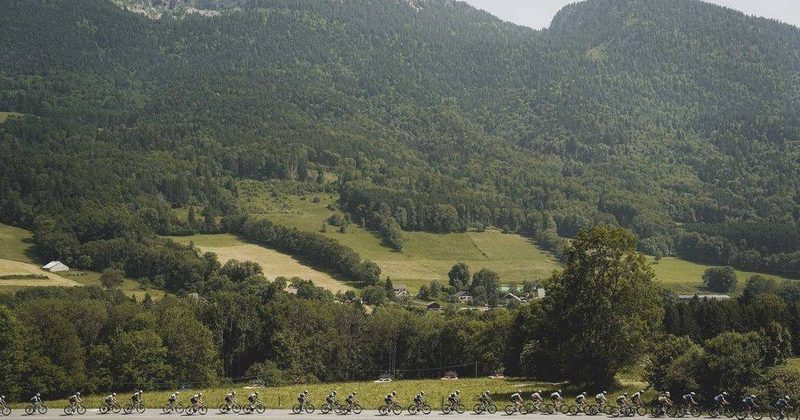Le Tour Auvergne-Rhône-Alpes : Paul Seixas triomphe lors de l'étape reine