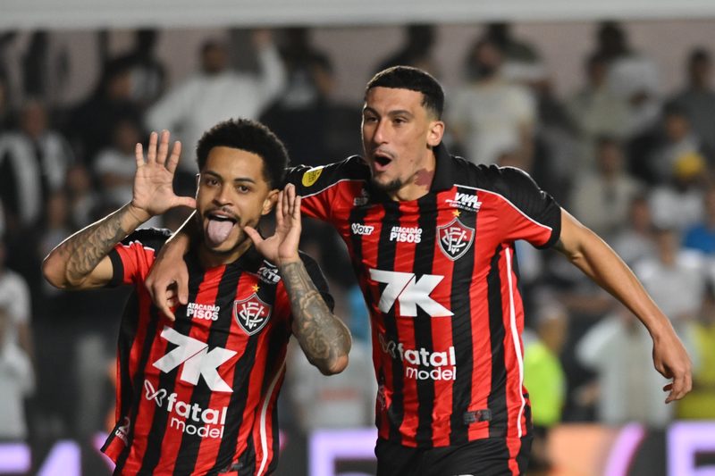 Vitória busca reencontro com a vitória fora de casa contra o Santos na Série A