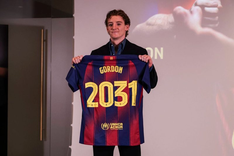 Barcelona sichert sich Transfer von Anthony Gordon und sticht Bayern aus