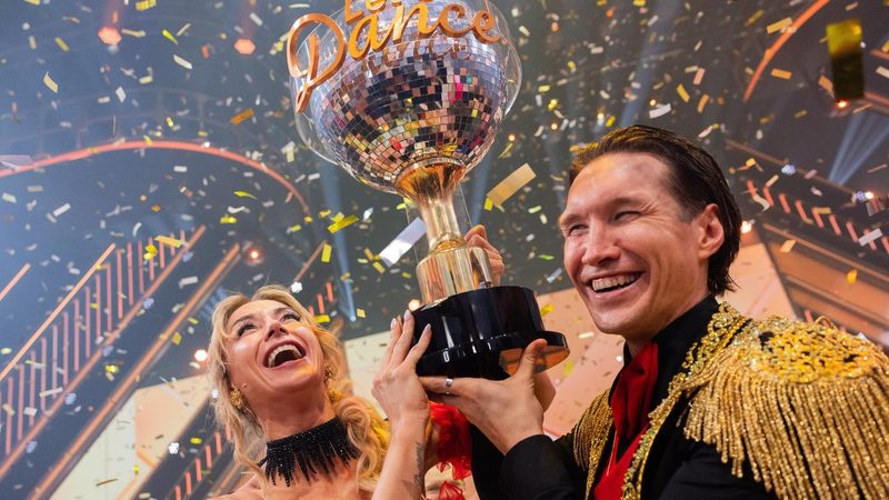 Bremer Tänzer Evgeny Vinokurov überrascht mit Sieg bei "Let's Dance"-Finale