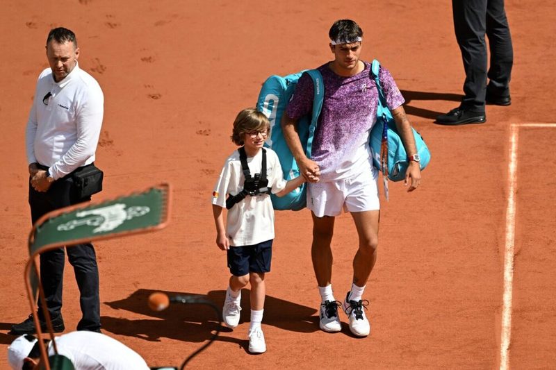 Flavio Cobolli sfida Zachary Svajda agli ottavi del Roland Garros 2026