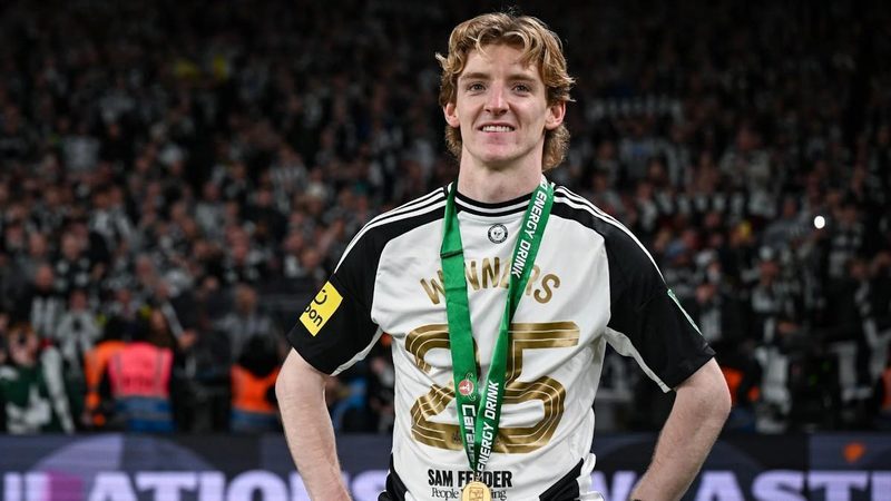 El Newcastle despide a Gordon con un mensaje de aliento hacia el FC Barcelona