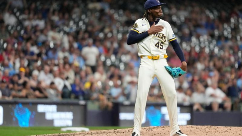 Abner Uribe, sancionado con un partido por gesto obsceno ante los Cardinals