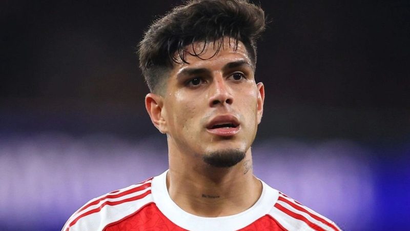 Barcelona Eyes €52m Arsenal Defender Piero Hincapie Amid Squad Restructuring